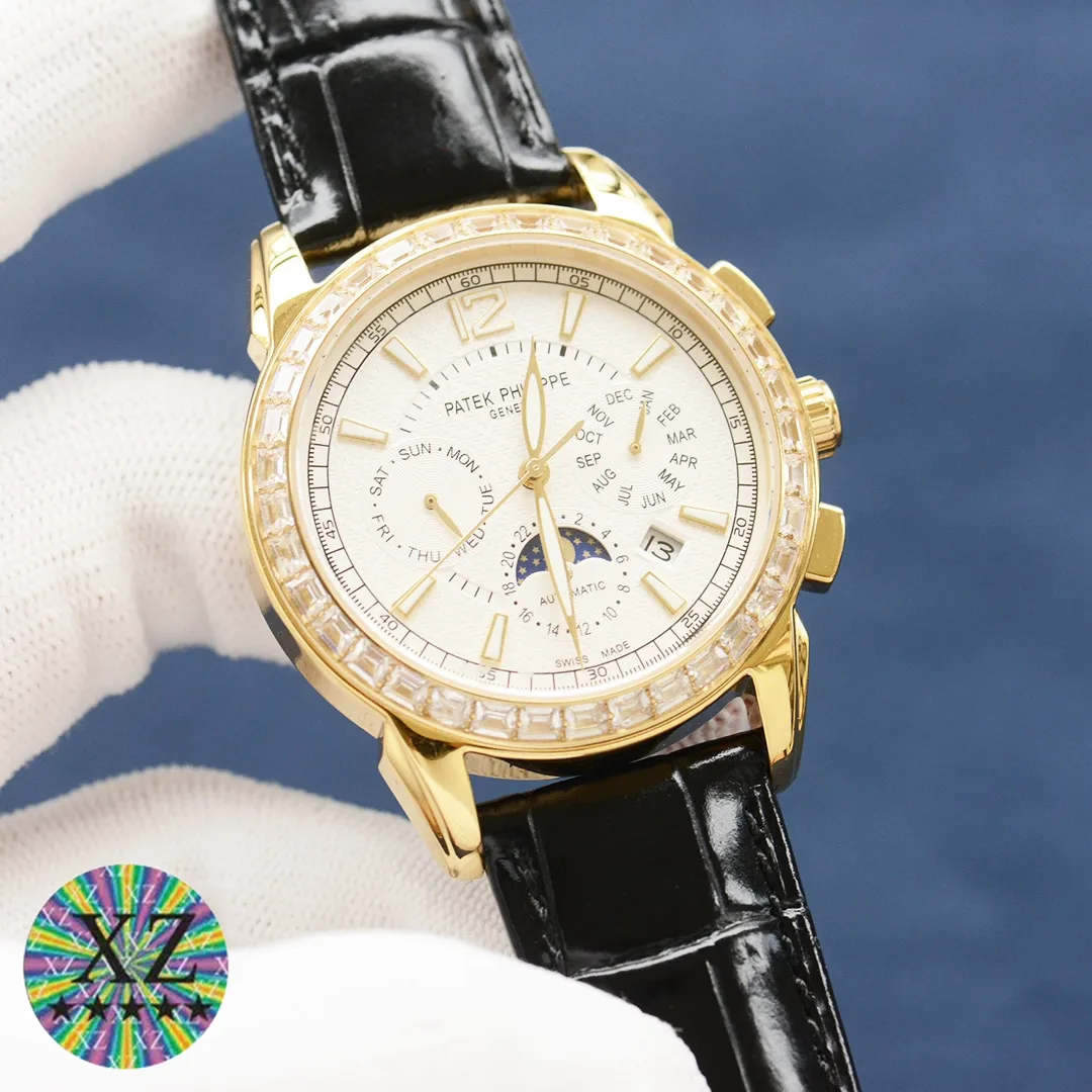 [Rose] [Rose] A new work by the craftsman • Launching the latest style • Patek Philippe PP multi-function watch. Full of business style. Equipped with an original imported 9100 moon phase function movement mechanical watch. ⚙️ Accurate travel time and zero repair. The use of 13 square diamonds as scales on the dial shows the luxurious temperament of this watch. [呲呲] Imported cowhide strap. The mirror is made of sapphire mirror. See-through bottom cover. It is waterproof to 30 meters and has a diameter of 42mmx10mm. The functions of the watch include day of the week, month, date, moon, sun and other functions. The reputation of the best men's watch is revealed in every detail: a man is a warm gentleman, with great taste and craftsmanship, which is comparable to the original! The appearance and appearance are the same and unique! (Focus on original new machines) Factory quality! Welcome to reprint!